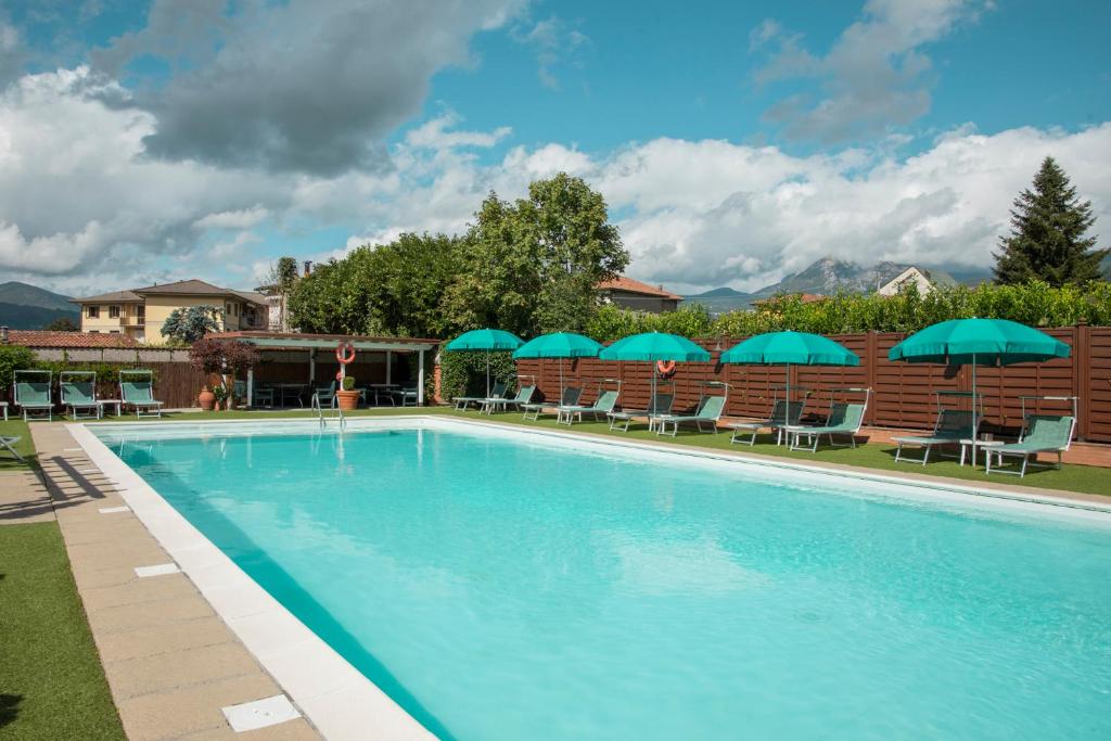 Scatto piscina hotel la Lanterna - Pieve fosciana