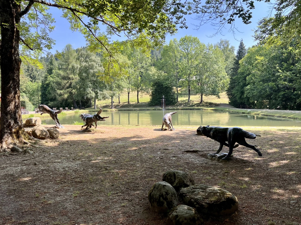 Parco dell'Orecchiella sculture lupi